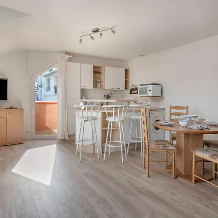 Sur Le Quai De Pornic, Pour 4 Pornic