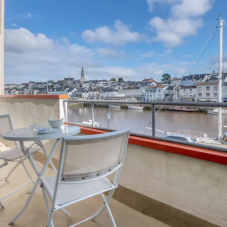 Sur Le Quai De Pornic, Pour 4 * Pornic